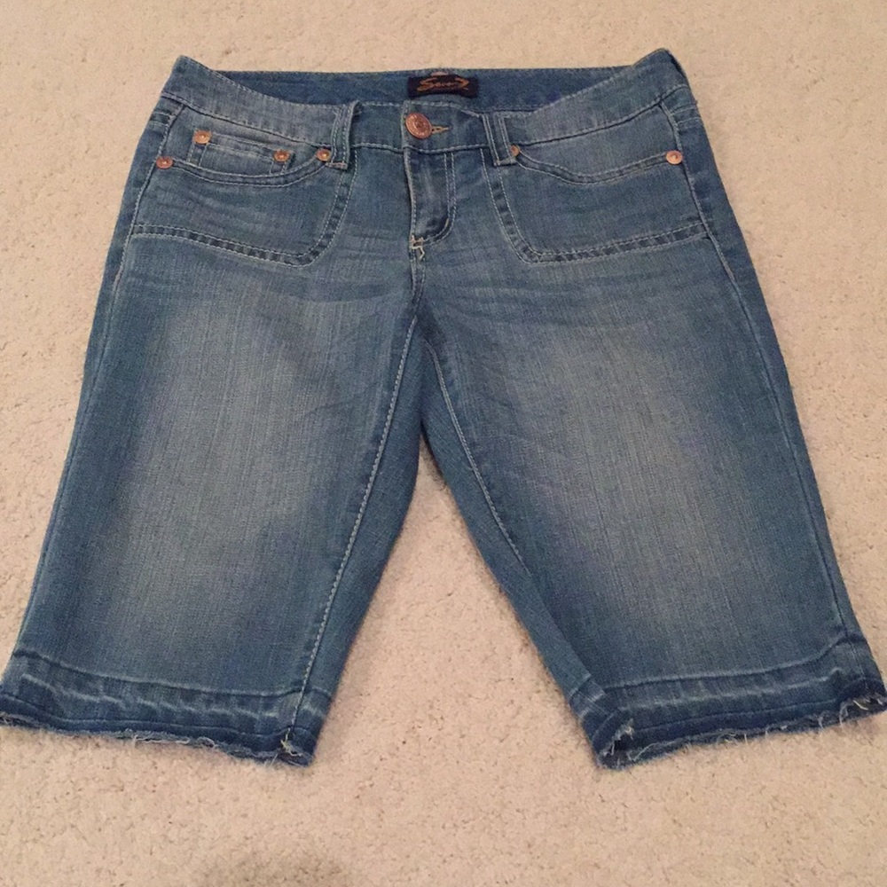 Seven7 jeans Bermuda shorts!